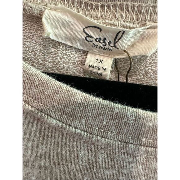 Size 1X Easel Los Angeles Peace Sign Patch Terry Soft Wash Tunic Top in Oatmeal - Picture 8 of 9